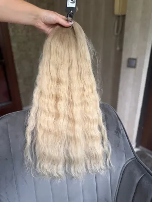 Wavy natural hair, 25.5" (65 cm), 137 g — #LO105