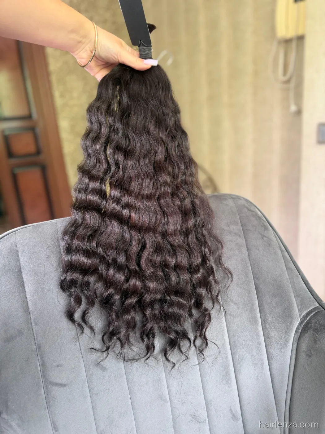 Curly natural hair, 22.5" (57 cm), 151 g — #LO172