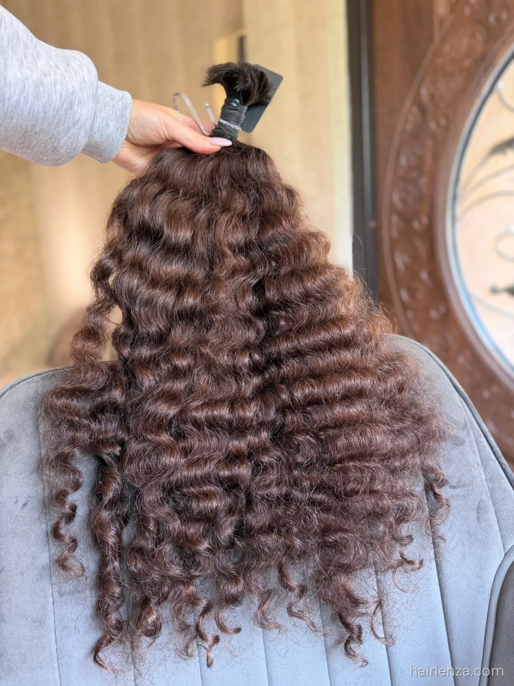 Cheveux naturels bouclés, 60 cm (23,5″), 187 g — #UU148