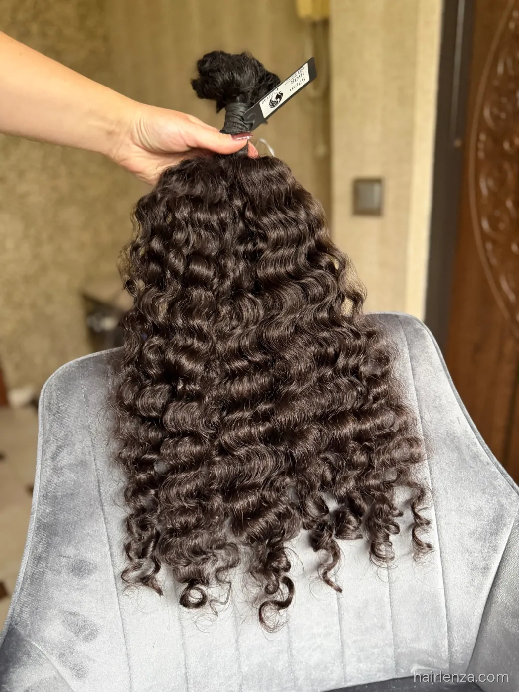 Curly natural hair, 22.5" (57 cm), 160 g — #UU160