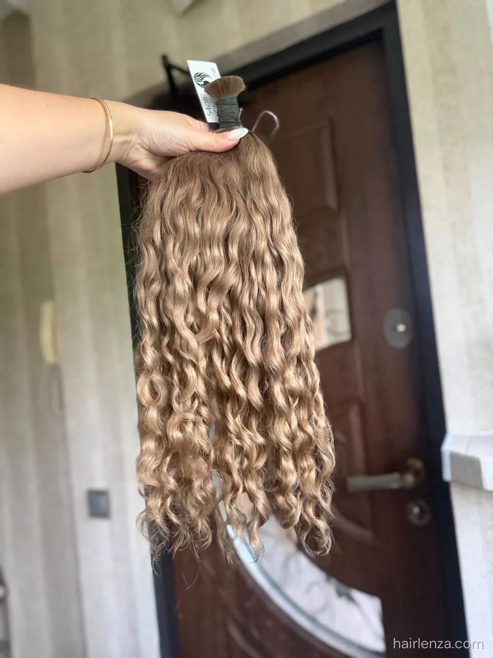 Curly natural hair, 21.5" (54 cm), 167 g — #LO148