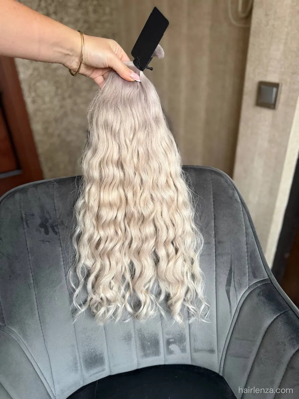 Wavy natural hair, 21.5" (55 cm), 171 g — #LO72