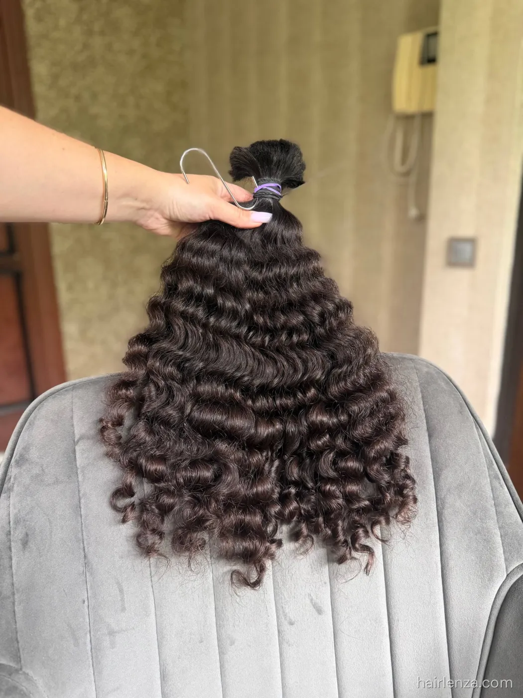 Curly natural hair, 18" (46 cm), 185 g — #UU107