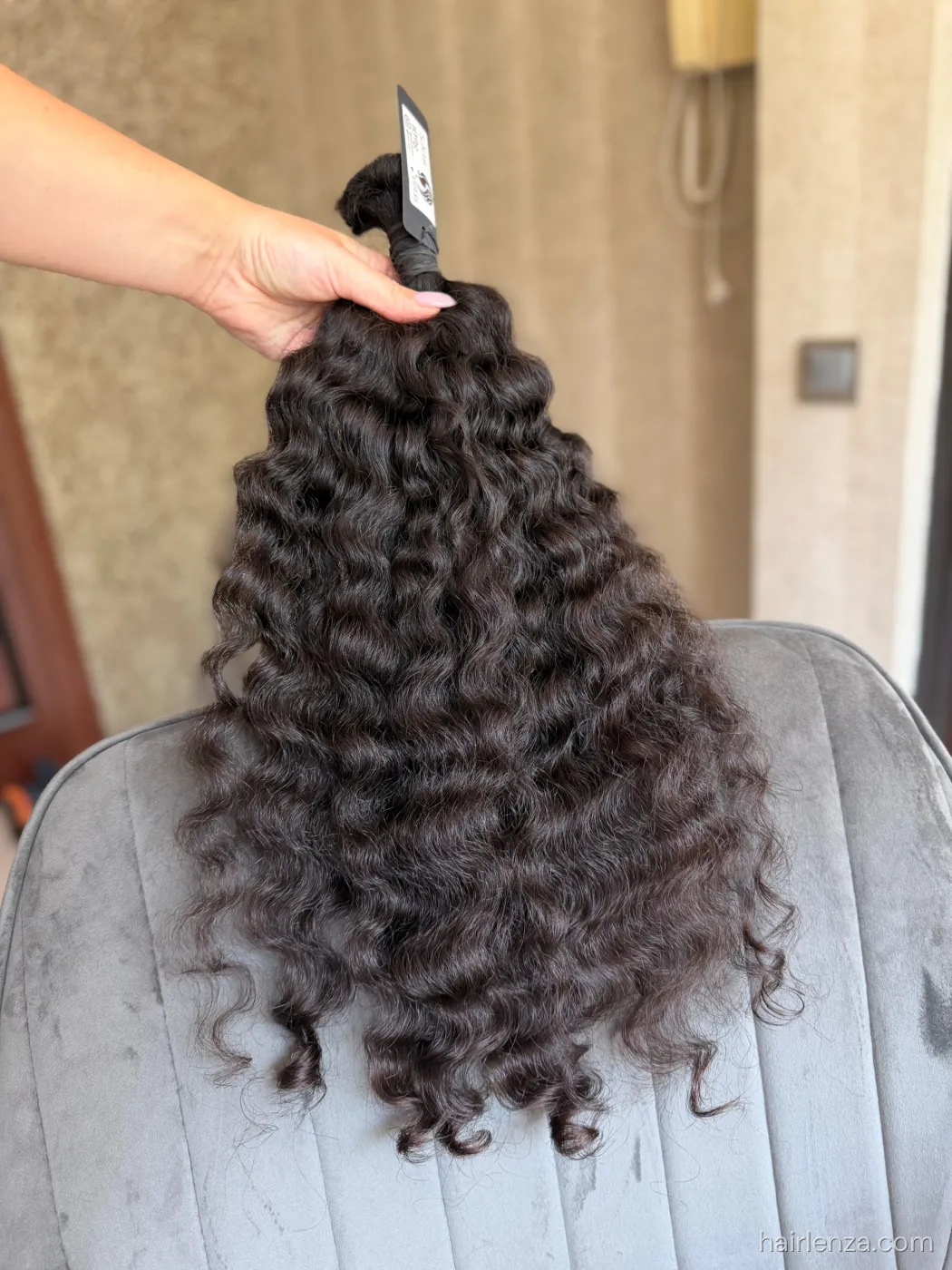 Curly natural hair, 20.5" (52 cm), 109 g — #UU135