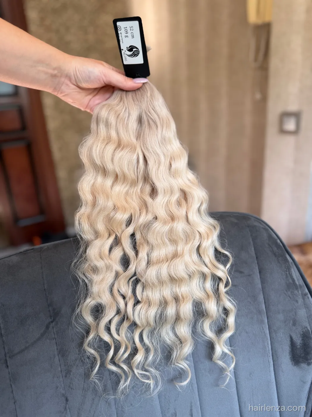Curly natural hair, 20.5" (52 cm), 109 g — #LO95