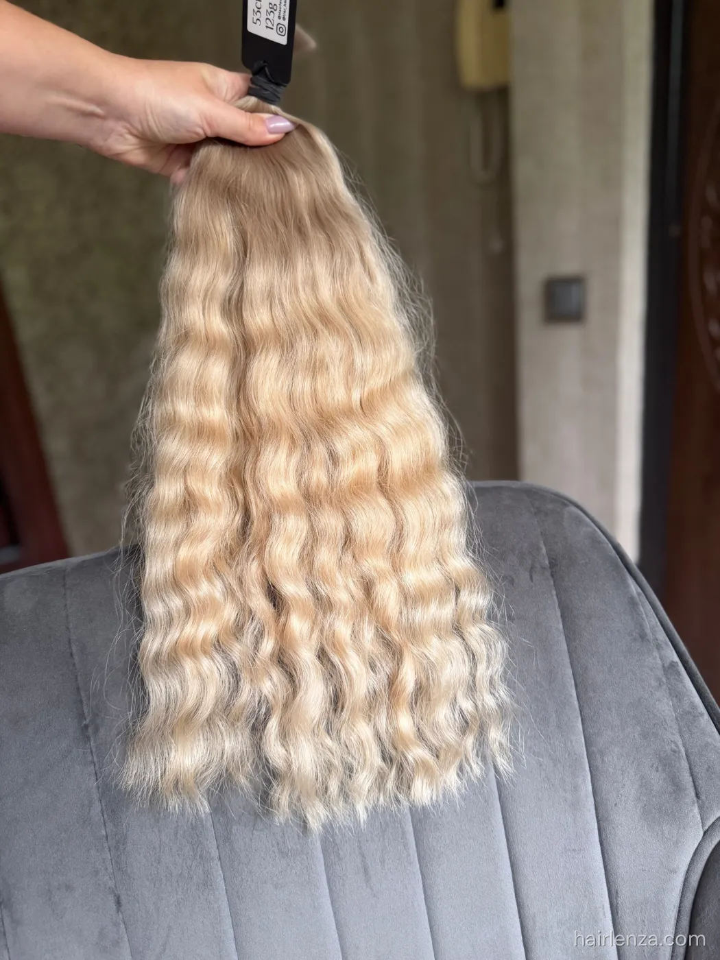 Wavy natural hair, 21" (53 cm), 123 g — #LO221