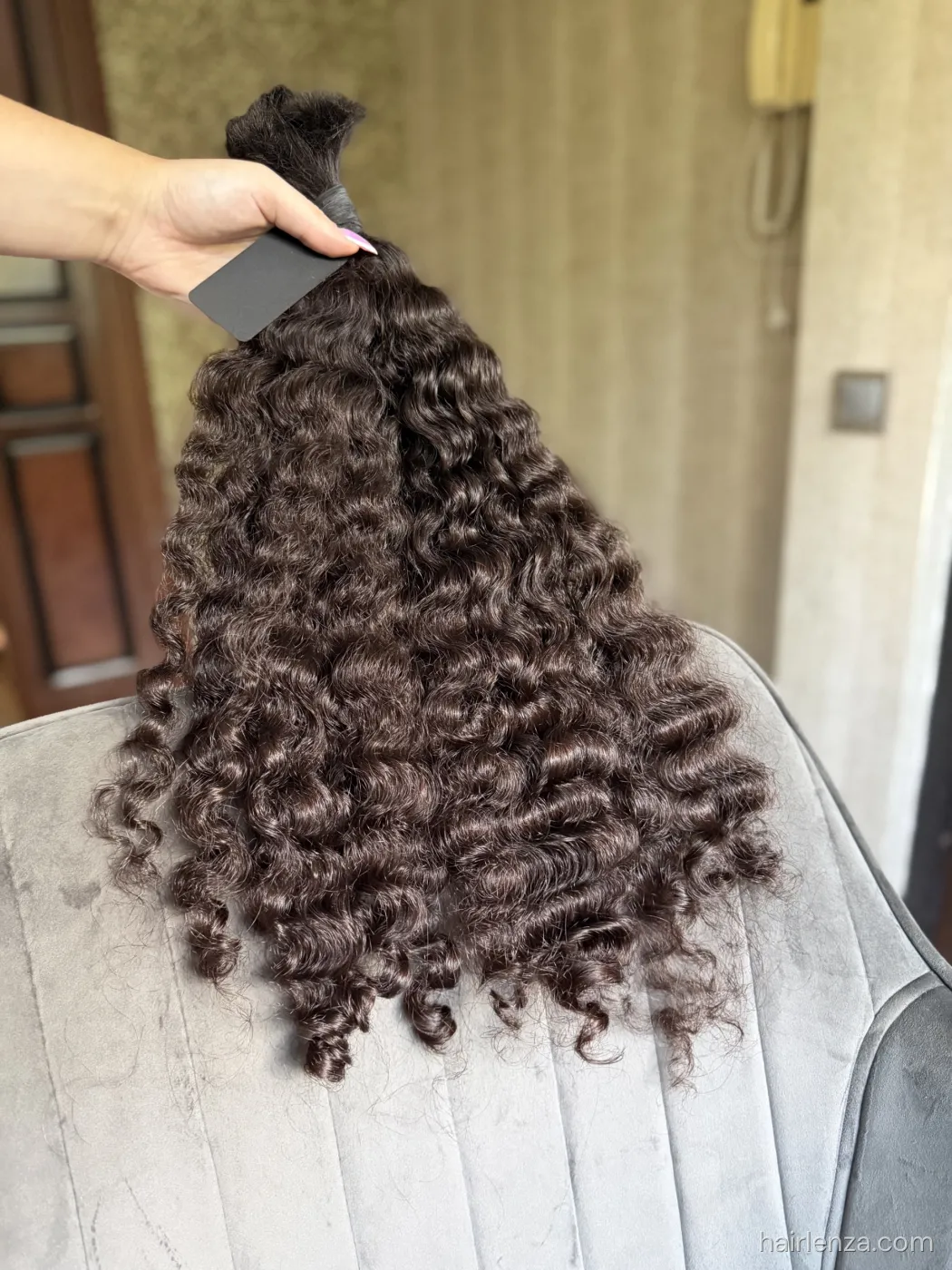 Curly natural hair, 21" (53 cm), 153 g — #UU129