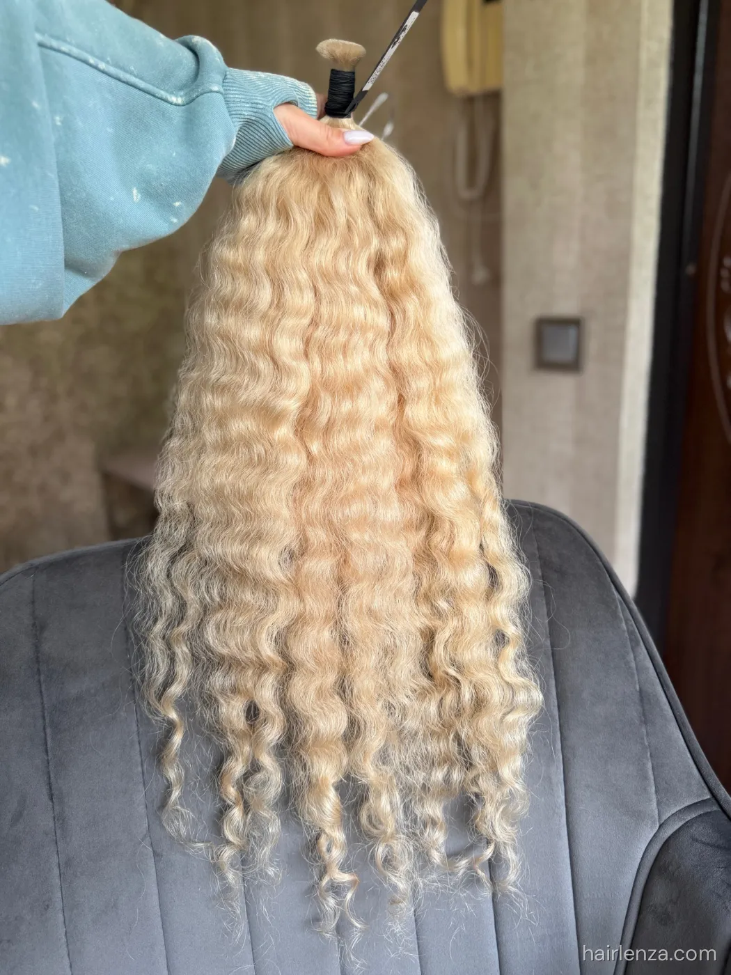 Curly natural hair, 25.5" (65 cm), 106 g — #LO232