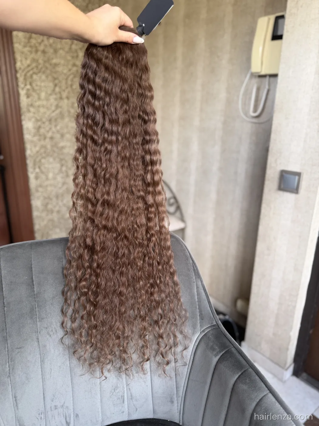 Curly natural hair, 32.5" (82 cm), 117 g — #LO151
