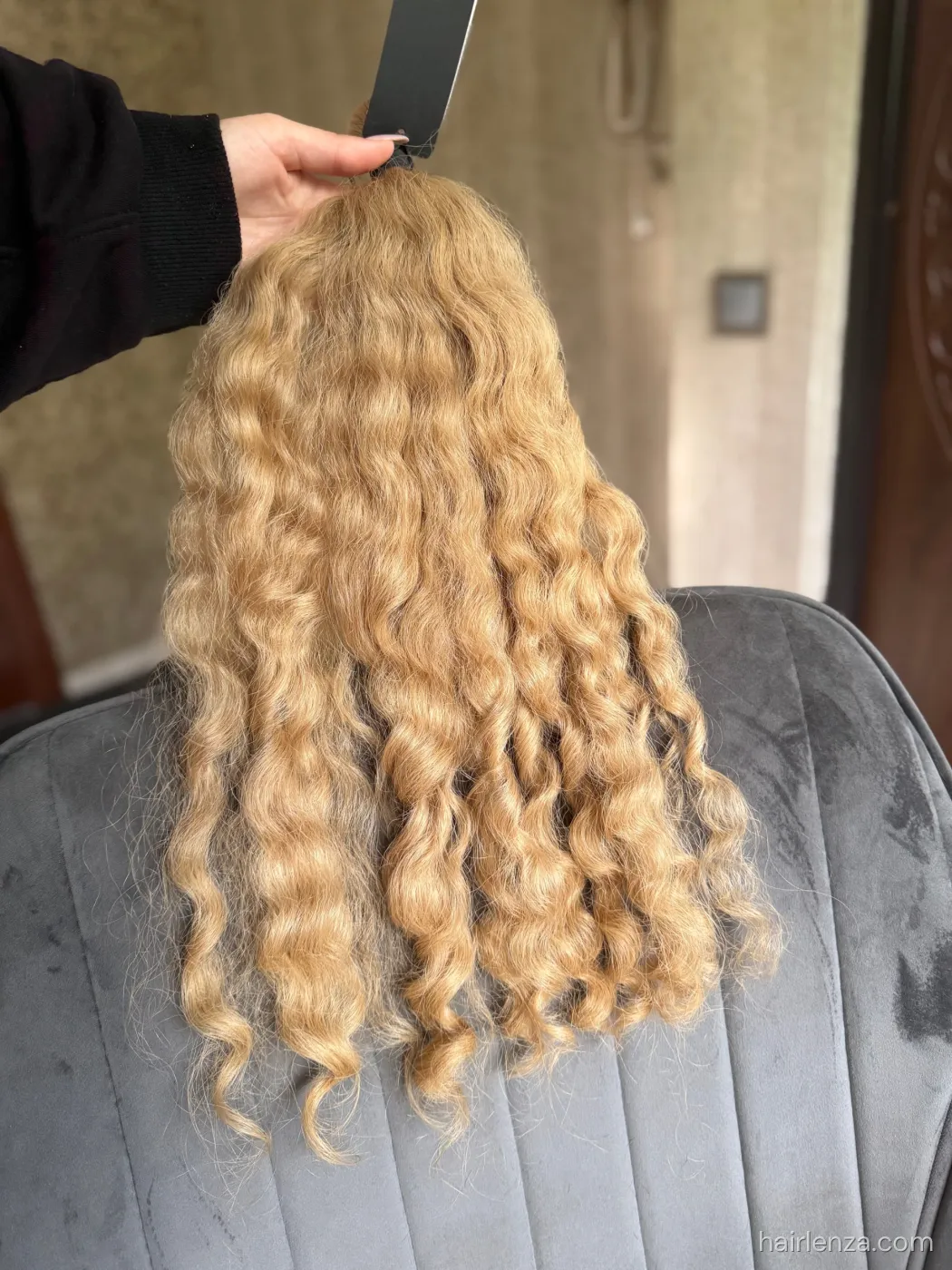 Curly natural hair, 20.5" (52 cm), 109 g — #LO173