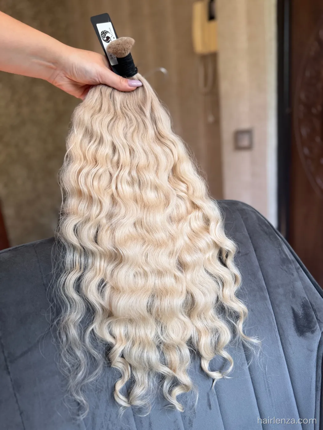 Curly natural hair, 21.5" (54 cm), 145 g — #LO89