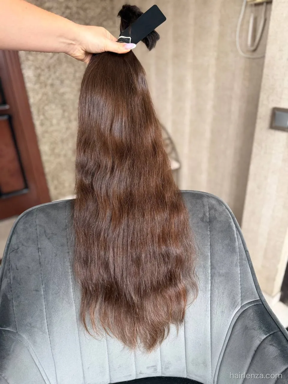 Straight natural hair, 28.5" (72 cm), 177 g — #UU17