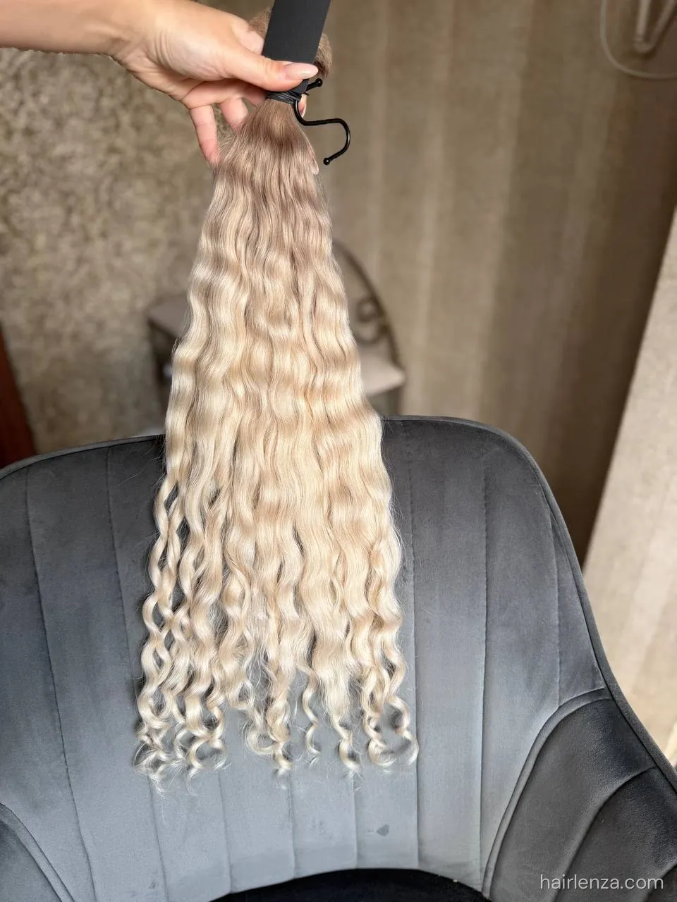 Curly natural hair, 25" (63 cm), 131 g — #LO130