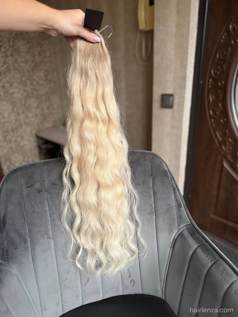 Wavy natural hair, 27.5" (70 cm), 107 g — #DK65