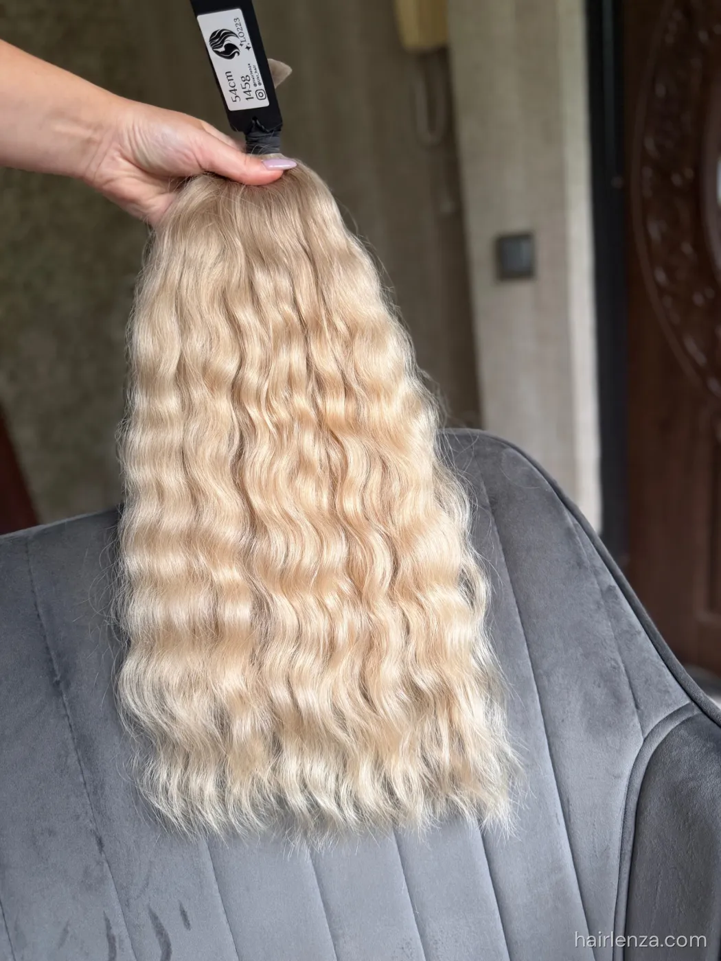 Capelli naturali mossi, 54 cm (21,5″), 145 g — #LO223