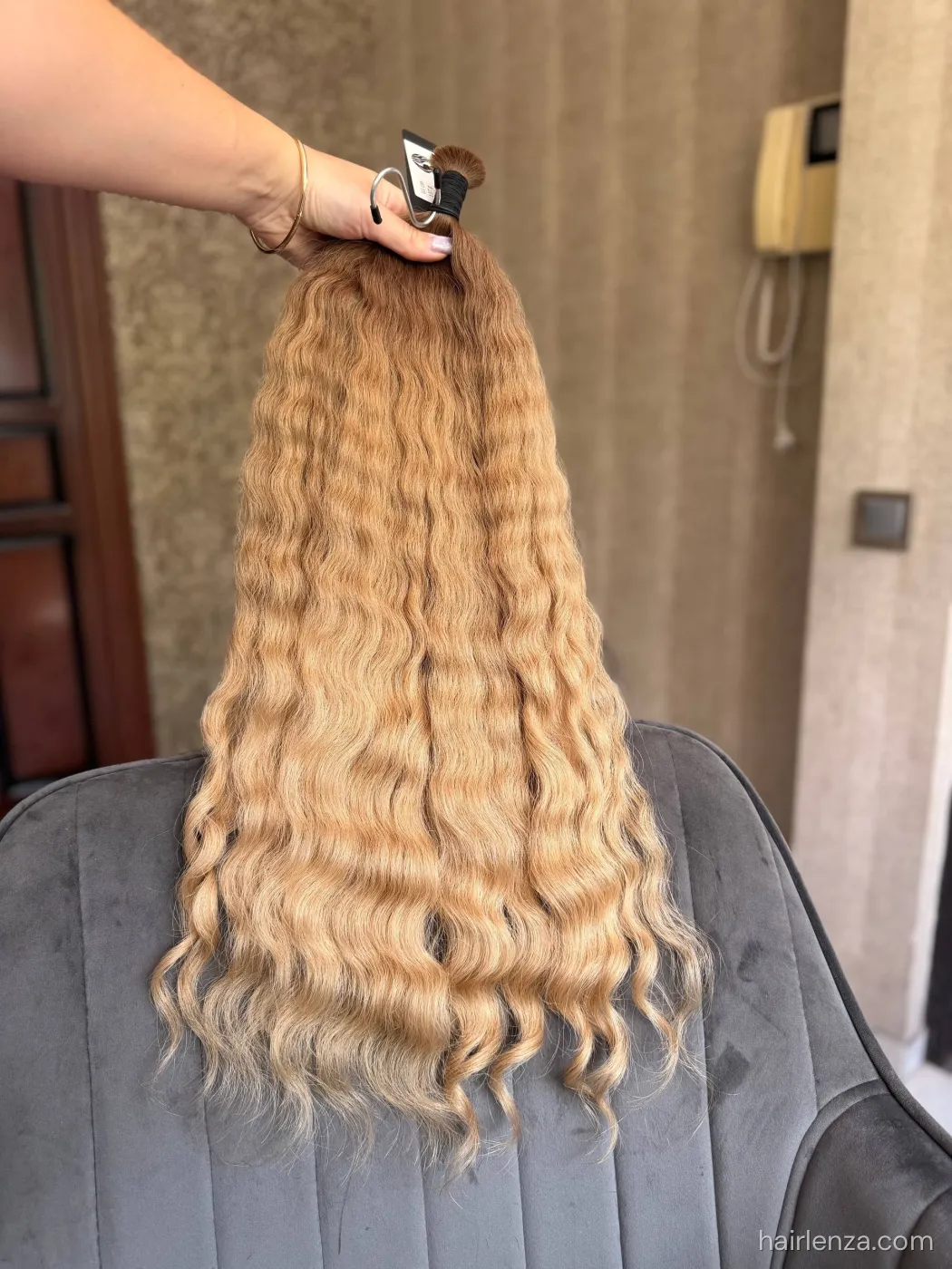 Curly natural hair, 25.5" (65 cm), 137 g — #DK67