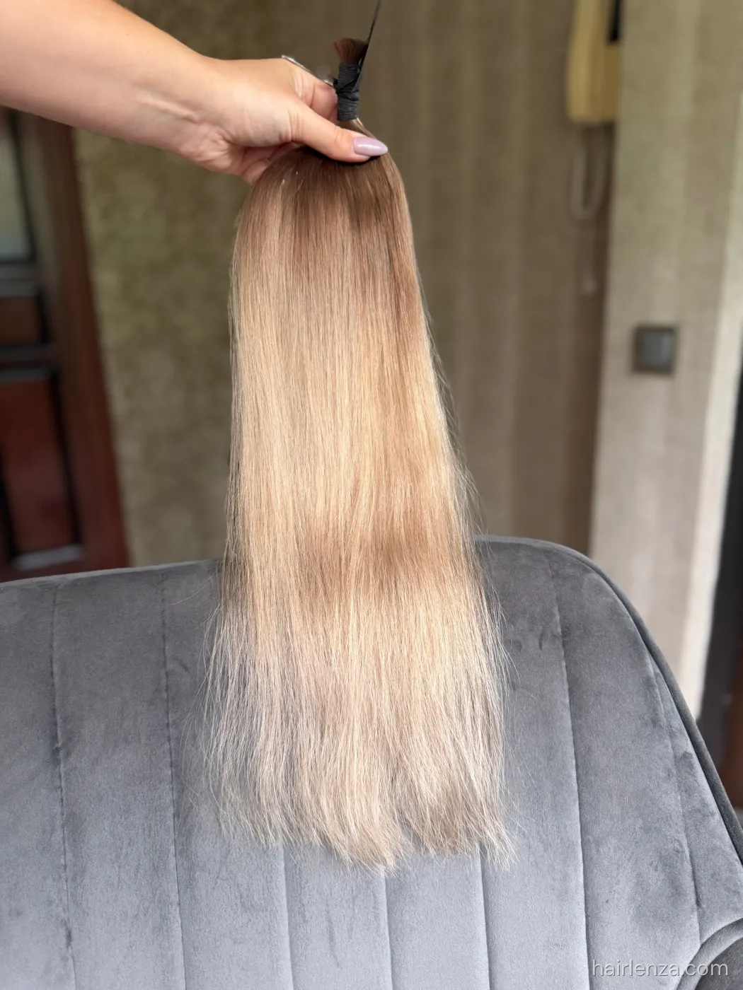 Straight natural hair, 21.5" (54 cm), 46 g — #LO224
