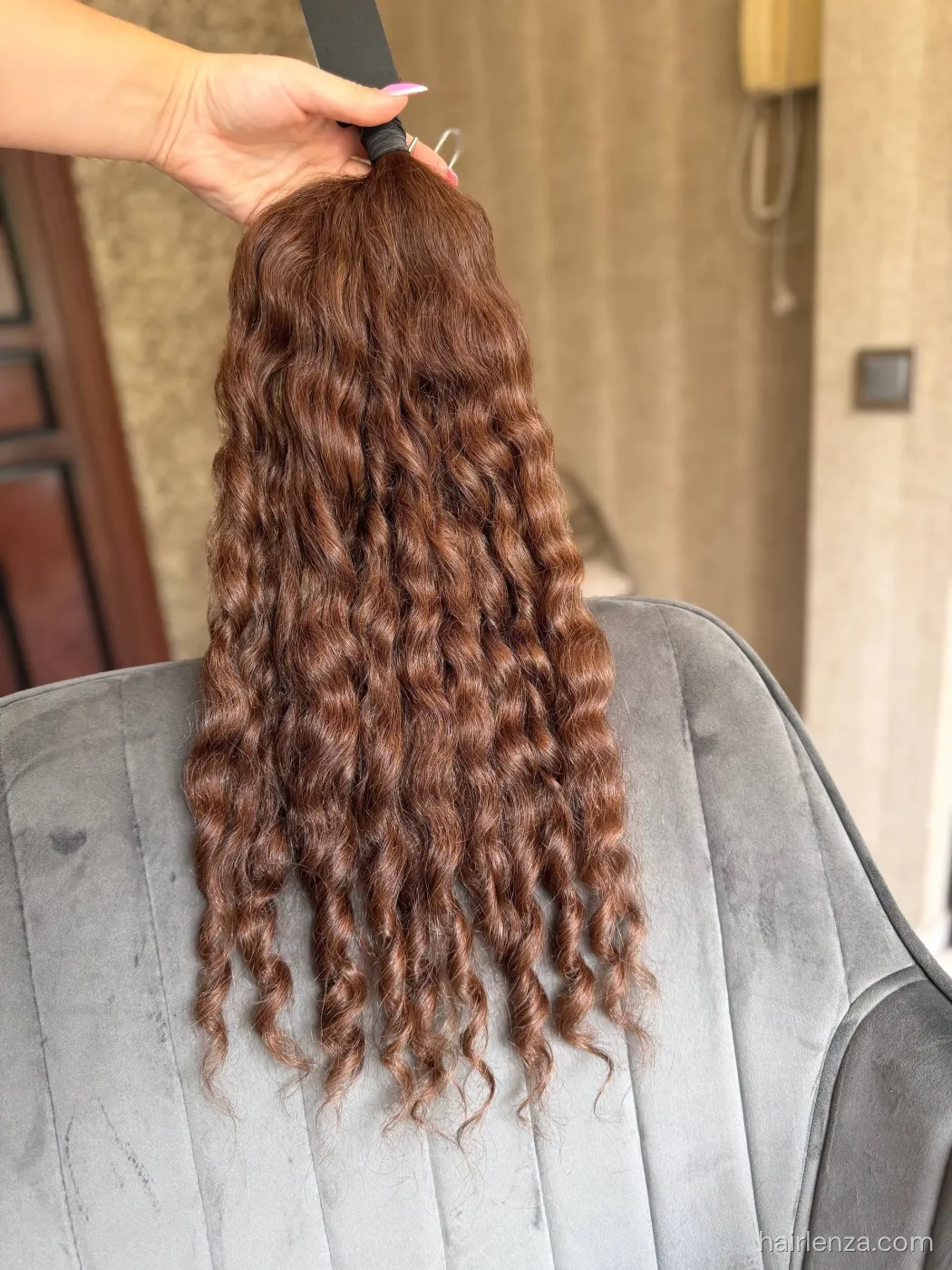 Curly natural hair, 23" (59 cm), 153 g — #LO167