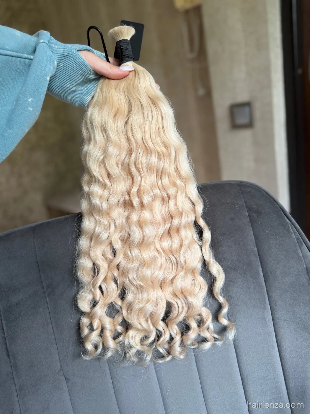 Curly natural hair, 19.5" (49 cm), 127 g — #LO233