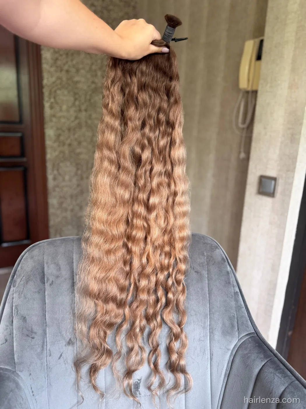Curly natural hair, 35.5" (90 cm), 171 g — #LO217