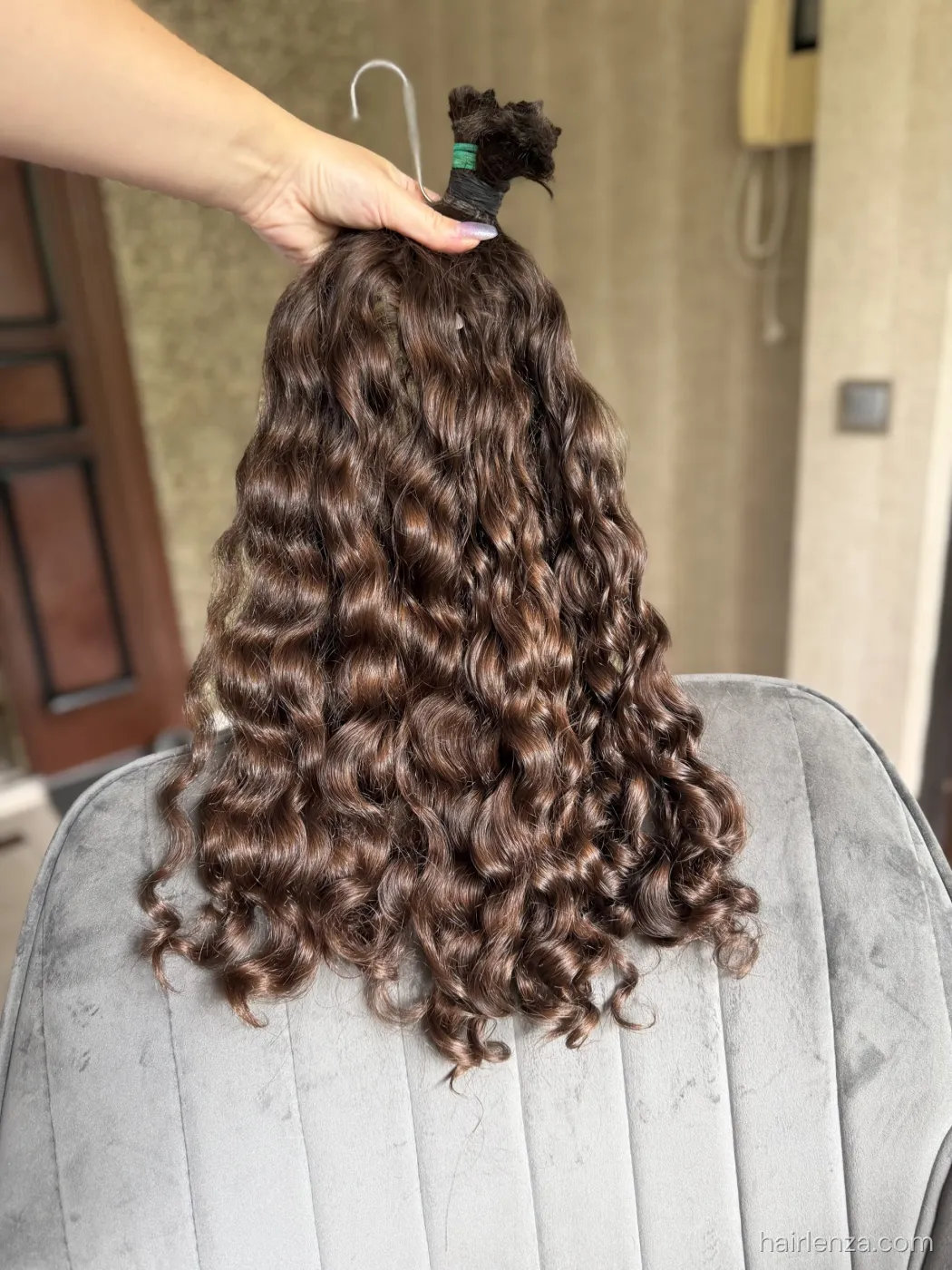 Curly natural hair, 22" (56 cm), 246 g — #UU38