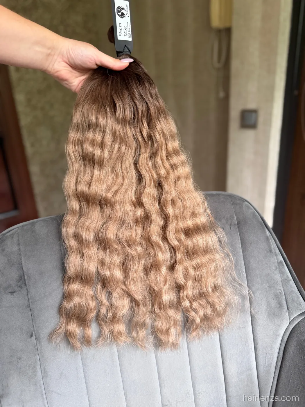 Capelli naturali mossi, 55 cm (21,5″), 125 g — #LO226