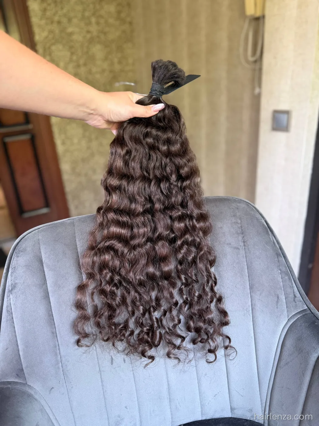 Curly natural hair, 22.5" (57 cm), 121 g — #UU118