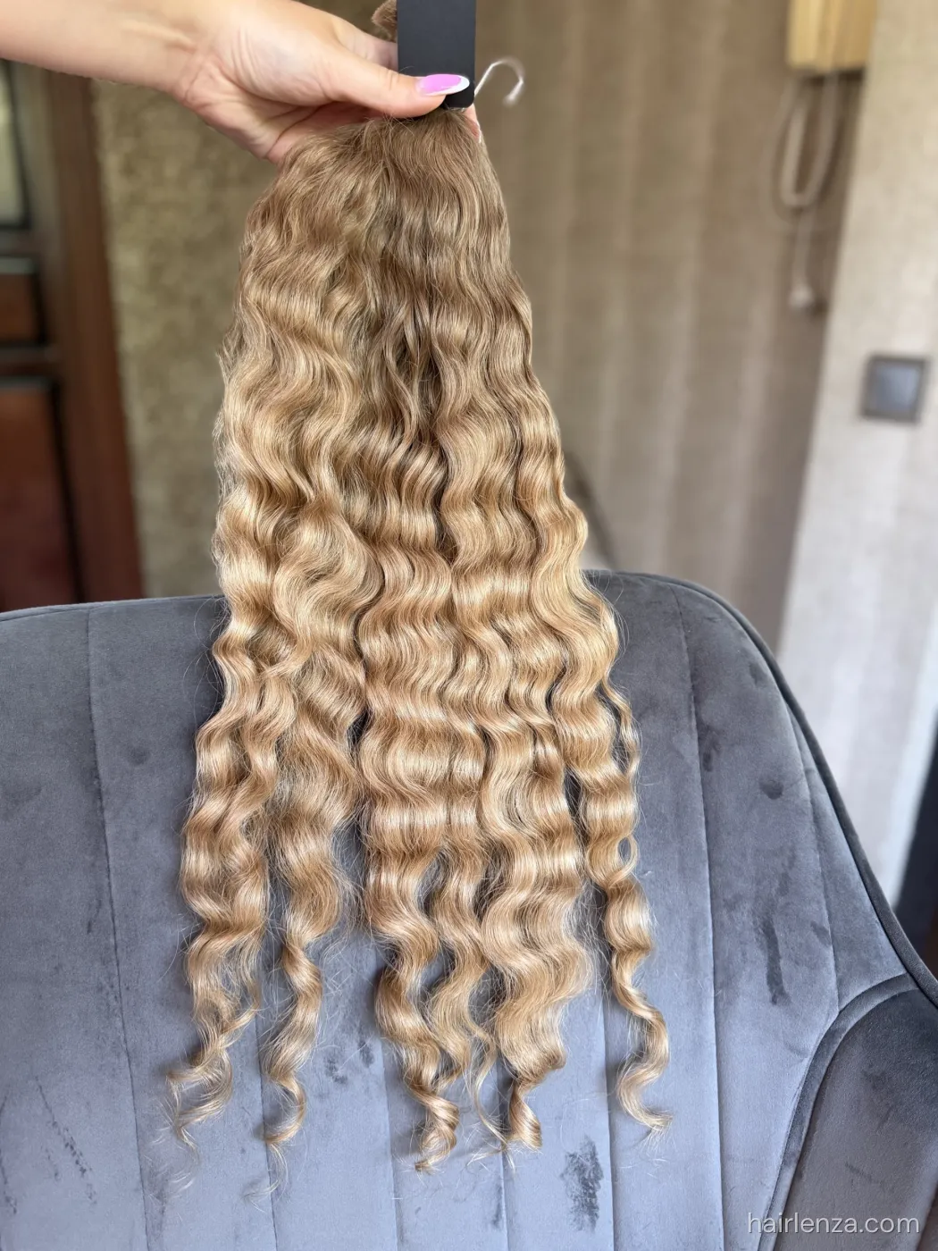 Curly natural hair, 23.5" (60 cm), 133 g — #LO135