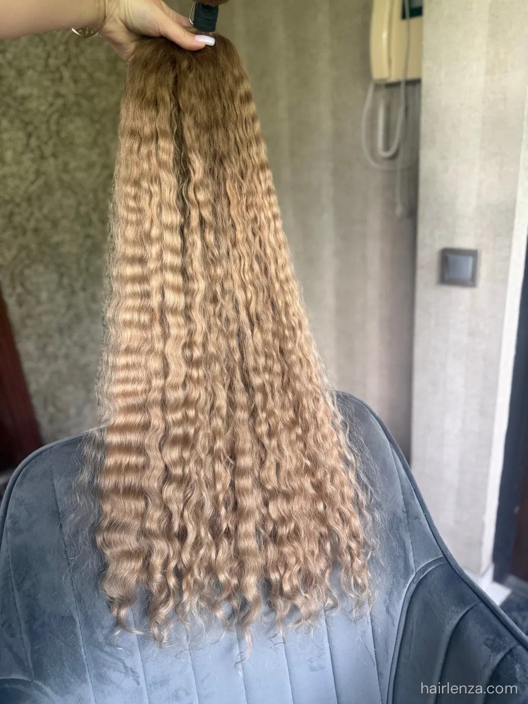 Curly natural hair, 33.5" (85 cm), 295 g — #LO176