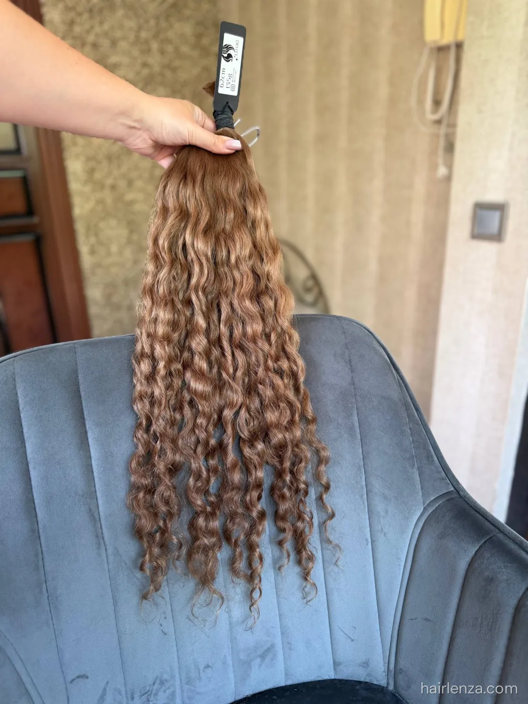 Curly natural hair, 24.5" (62 cm), 135 g — #LO182
